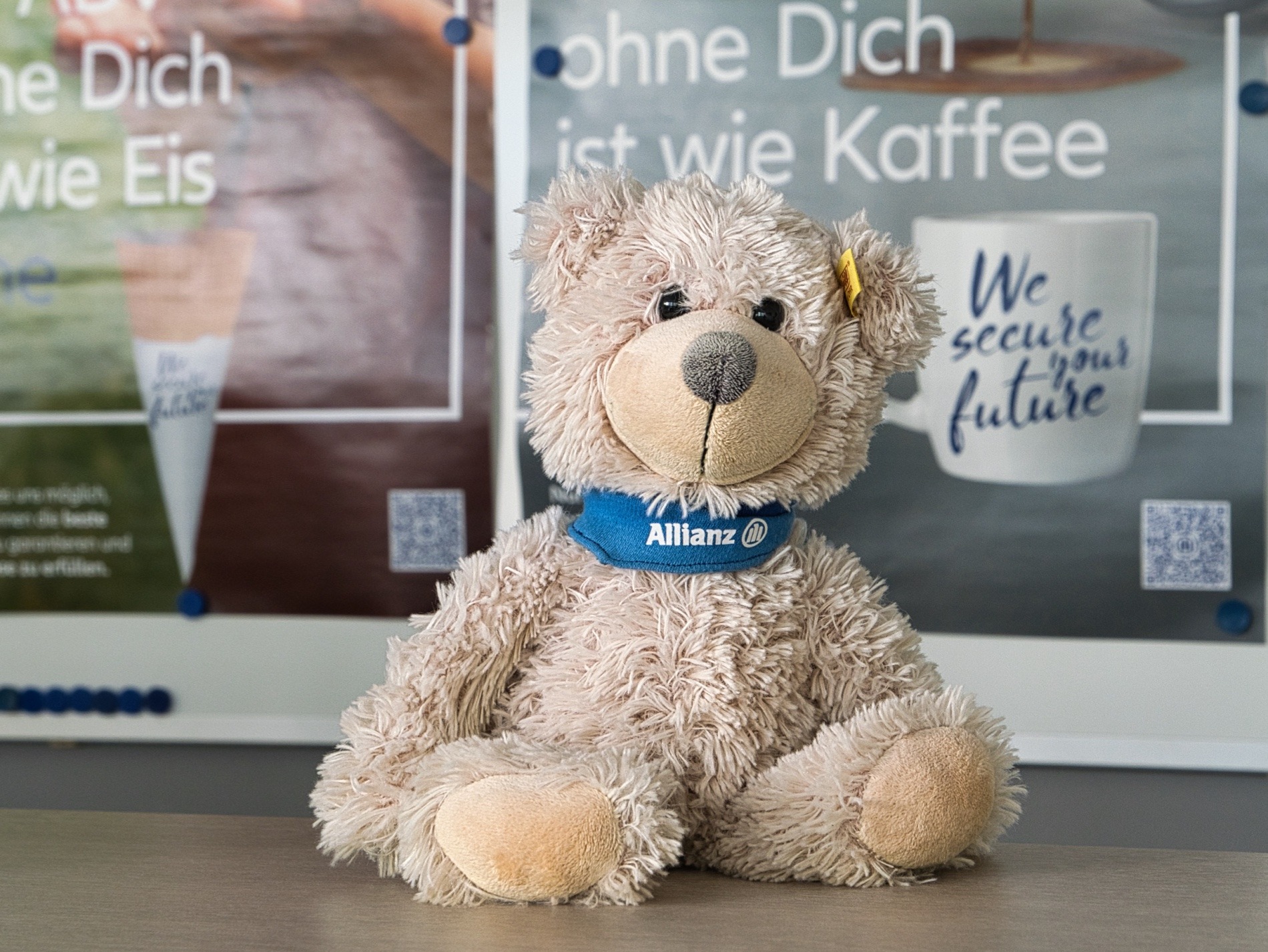 Vom Vertrieb zum Kinderhilfsfonds: Die Reise des Enkelbären